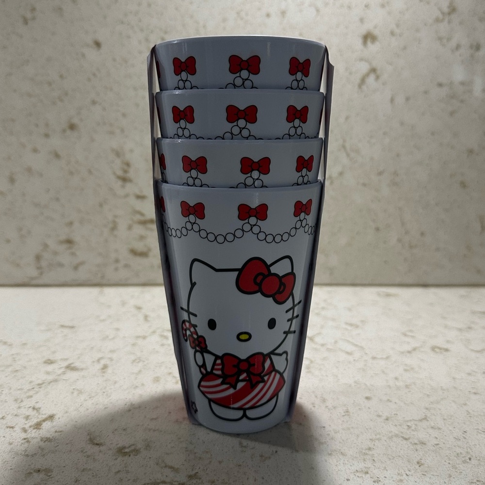 Hello Kitty x Sanrio Peppermint/Candy Cane Melamine Cup Set *BNWT*
